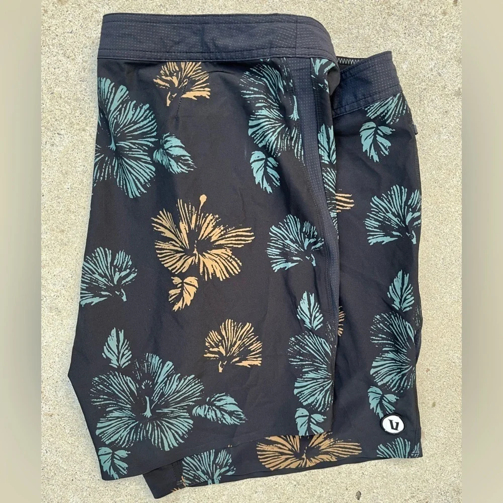 Men's Vuori Shorts Multicolor Floral 38 Pocket Active Logo Beach‎ Gym Surf Swim